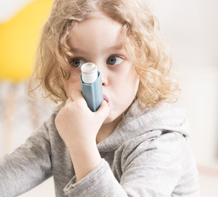 Descubre cómo manejar las infecciones respiratorias en la infancia. Conoce las infecciones más comunes, medidas de prevención y recomendaciones para el cuidado en el hogar.